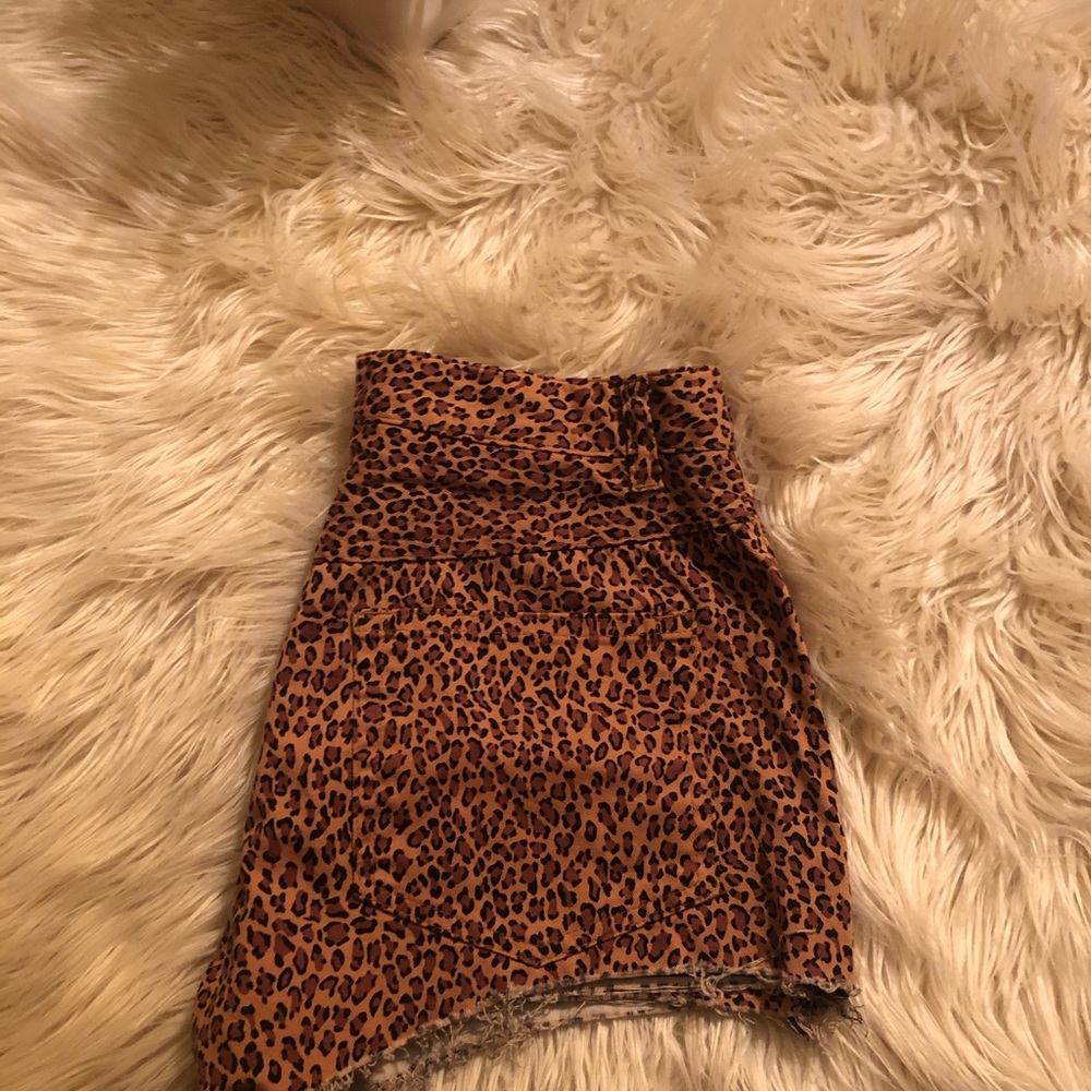 High waisted leopard shorts